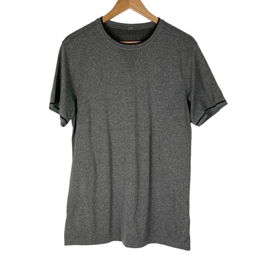 Lululemon Men's Large Breathable Running Top Gray Short Sleeve Crewneck
